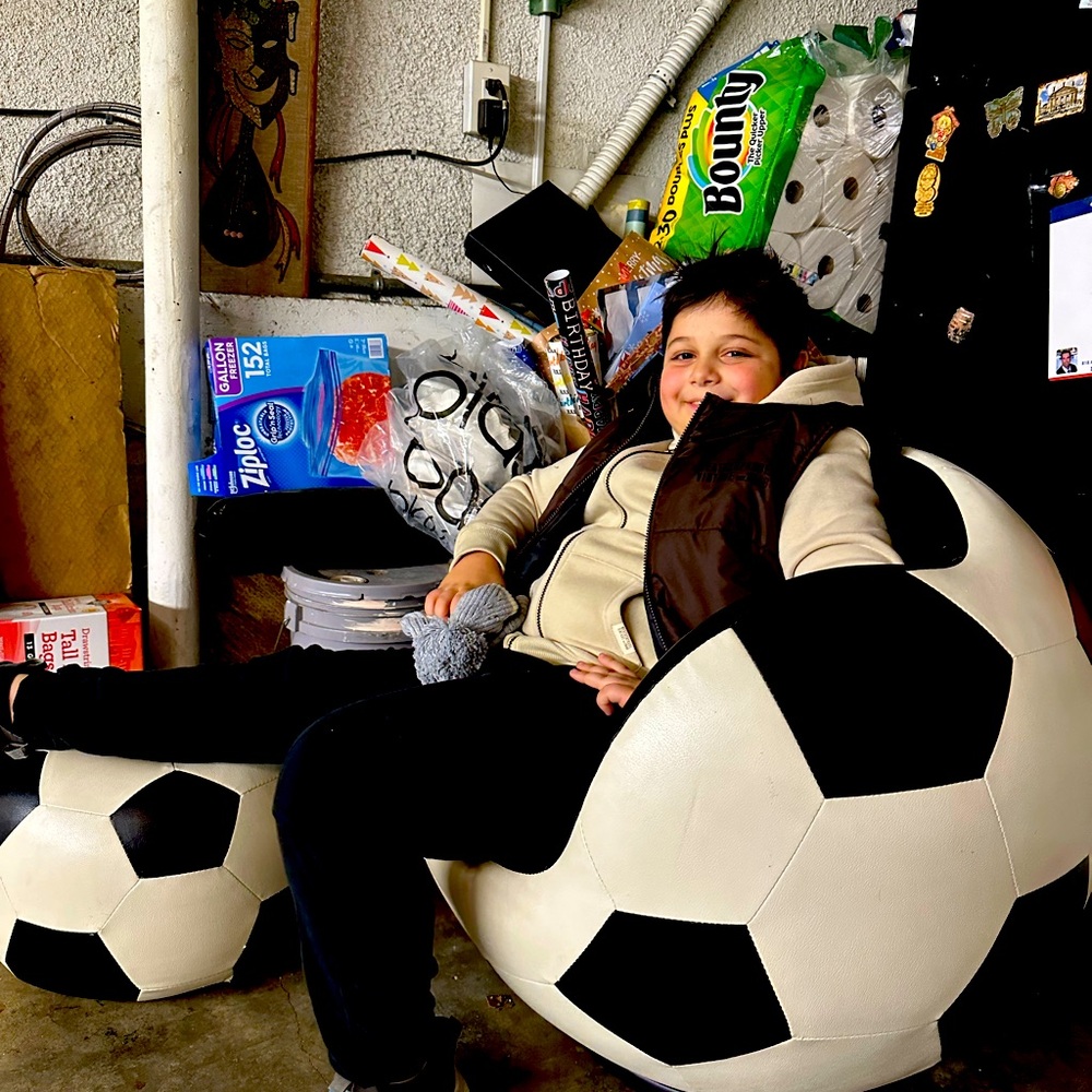 Soccer swivel chair and leg rest for kids